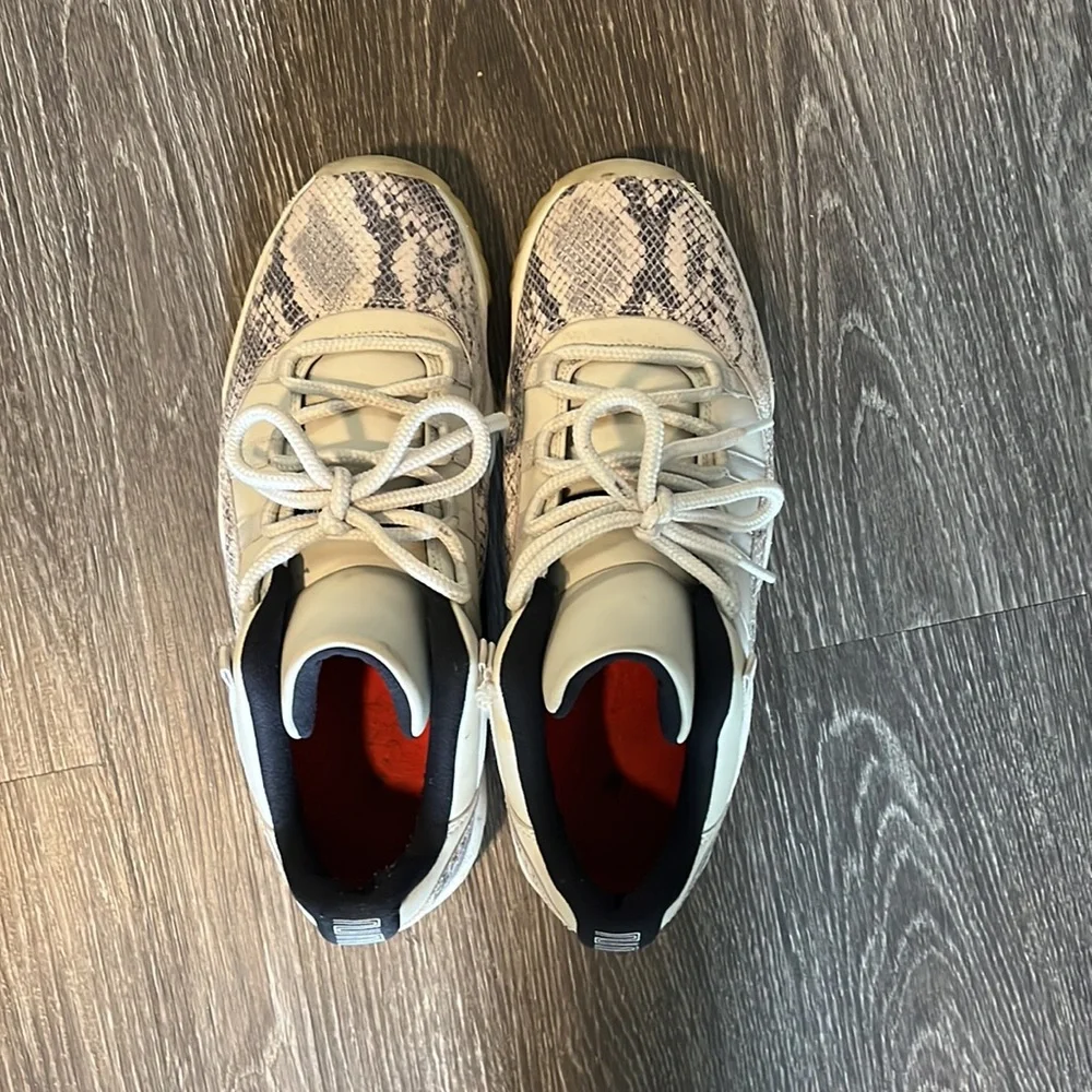 Air Jordan 11 low - Picture 2 of 6